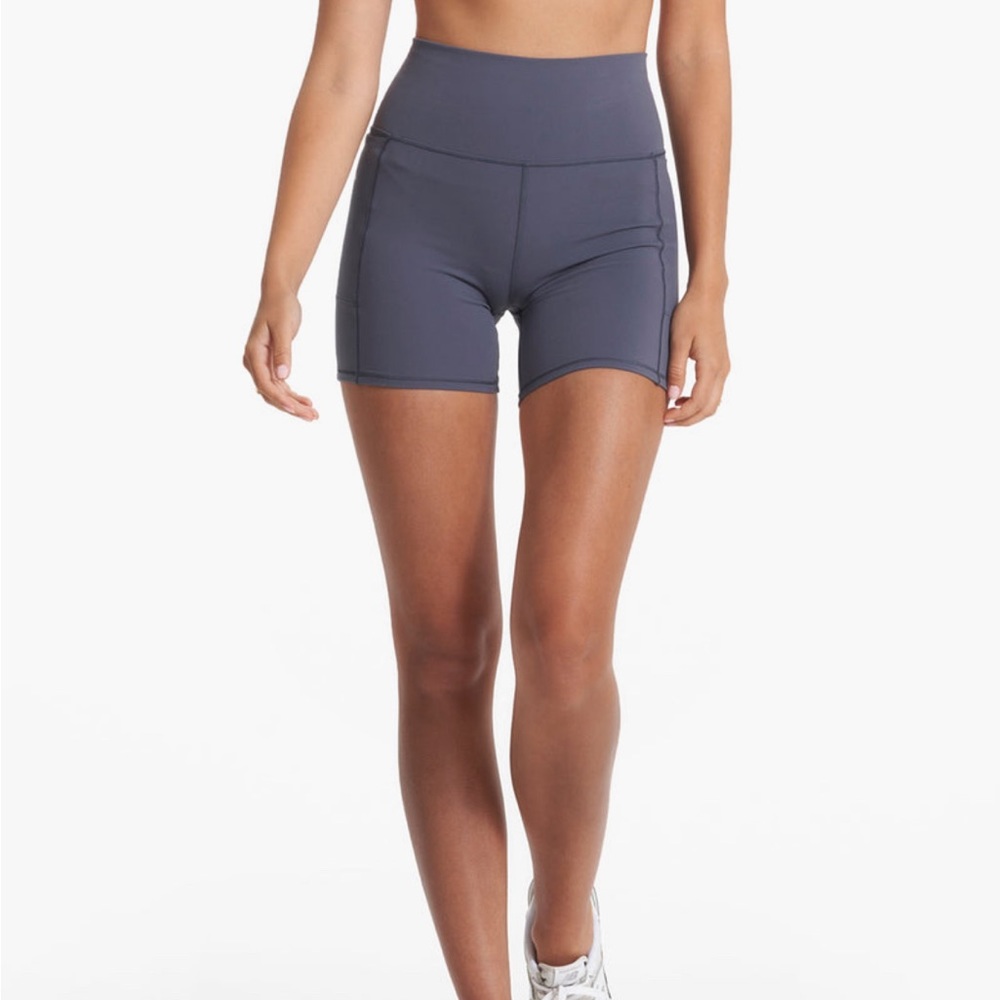 Vuori Studio Pocket Short in Azure Small